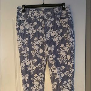 Chico Perfect Stretch Girlfriend Slim Leg.